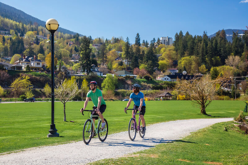 Spring cycling in Nelson's waterfront lakeside park